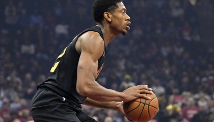 爱游戏官网-仅隔半分钟！亨特强攻造杀伤 黄蜂也选择挑战但失败了