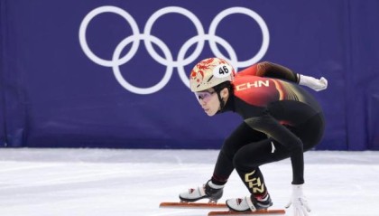老将的坚韧！范可新获短道女子500米B组决赛第五名