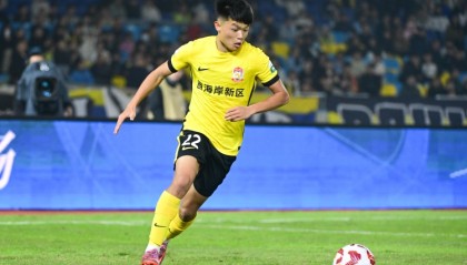 爱游戏网页-静待官宣！德转显示杨希从青岛西海岸转会至上海海港