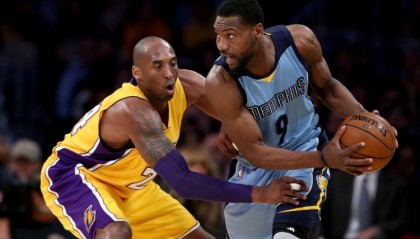 爱游戏官网-肯扬·马丁谈历史前5防守者：手套、科比、阿伦、自己、魔兽