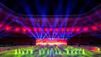 上海 and 多哈 亚洲两座5星级专业球场昨晚揭幕