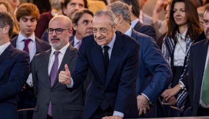 TA：老佛爷做事雷厉风行，皇马员工刷手机新闻才得知阿隆索下课